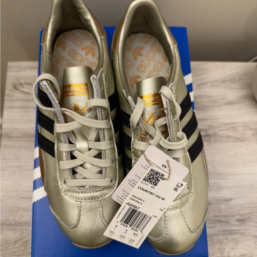 Adidas Country OG Women's Silver and Gold Sneakers - Picture 4 of 6